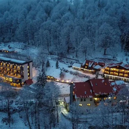 Ozero Lodge Nizhniy Studenyy