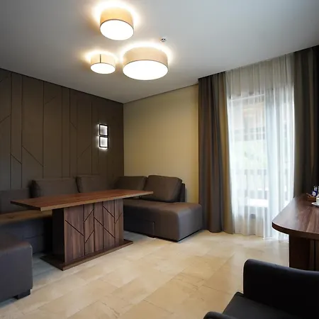 Ozero Lodge