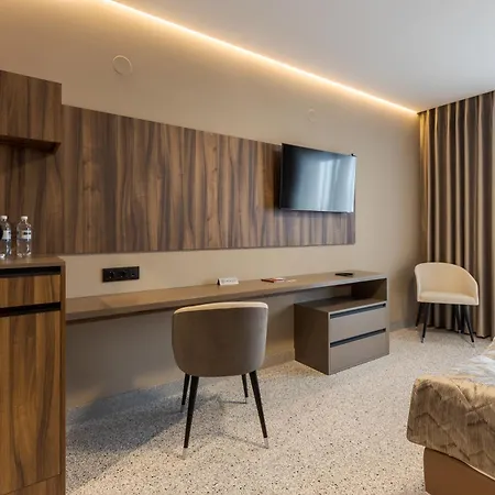 Ozero Nizhniy Studenyy