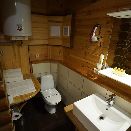 Деревянный коттедж Ozero Nizhniy Studenyy