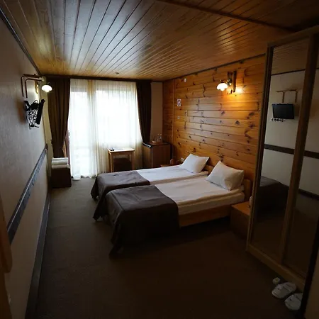 Ozero Lodge Nizhniy Studenyy