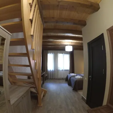Ozero Lodge Nizhniy Studenyy