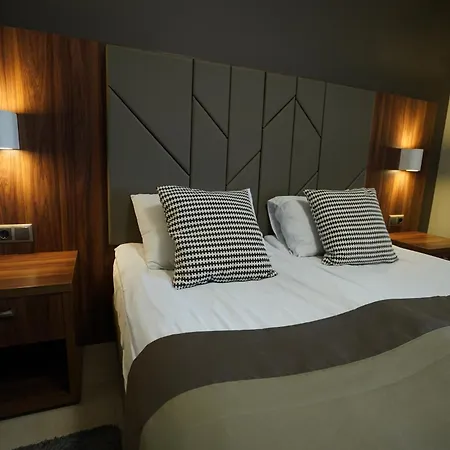 Ozero Lodge Nizhniy Studenyy