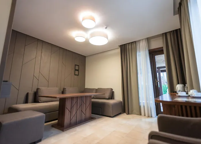 Ozero Lodge