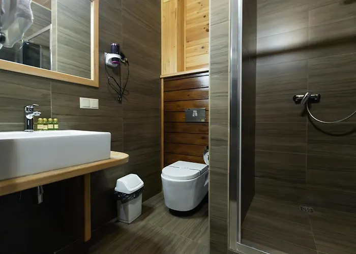Ozero Lodge Nizhniy Studenyy