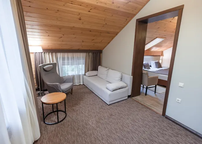 Ozero Lodge *